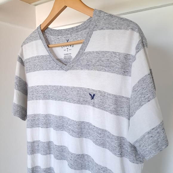 American Eagle outfitters | Men's grey & white v neck t shirt - Picture 2 of 9